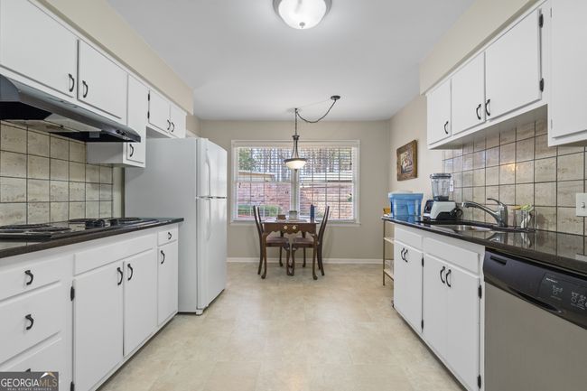 3346 Stonecrest Ct, Condo with 2 bedrooms, 2 bathrooms and null parking in Chamblee GA | Image 9