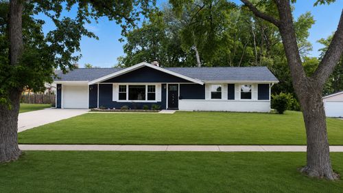1927 Warwick Ln, Schaumburg, IL, 60193-1127 | Card Image