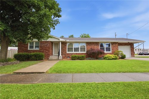 909 W Richland Ave, Effingham, IL, 62401-1958 | Card Image