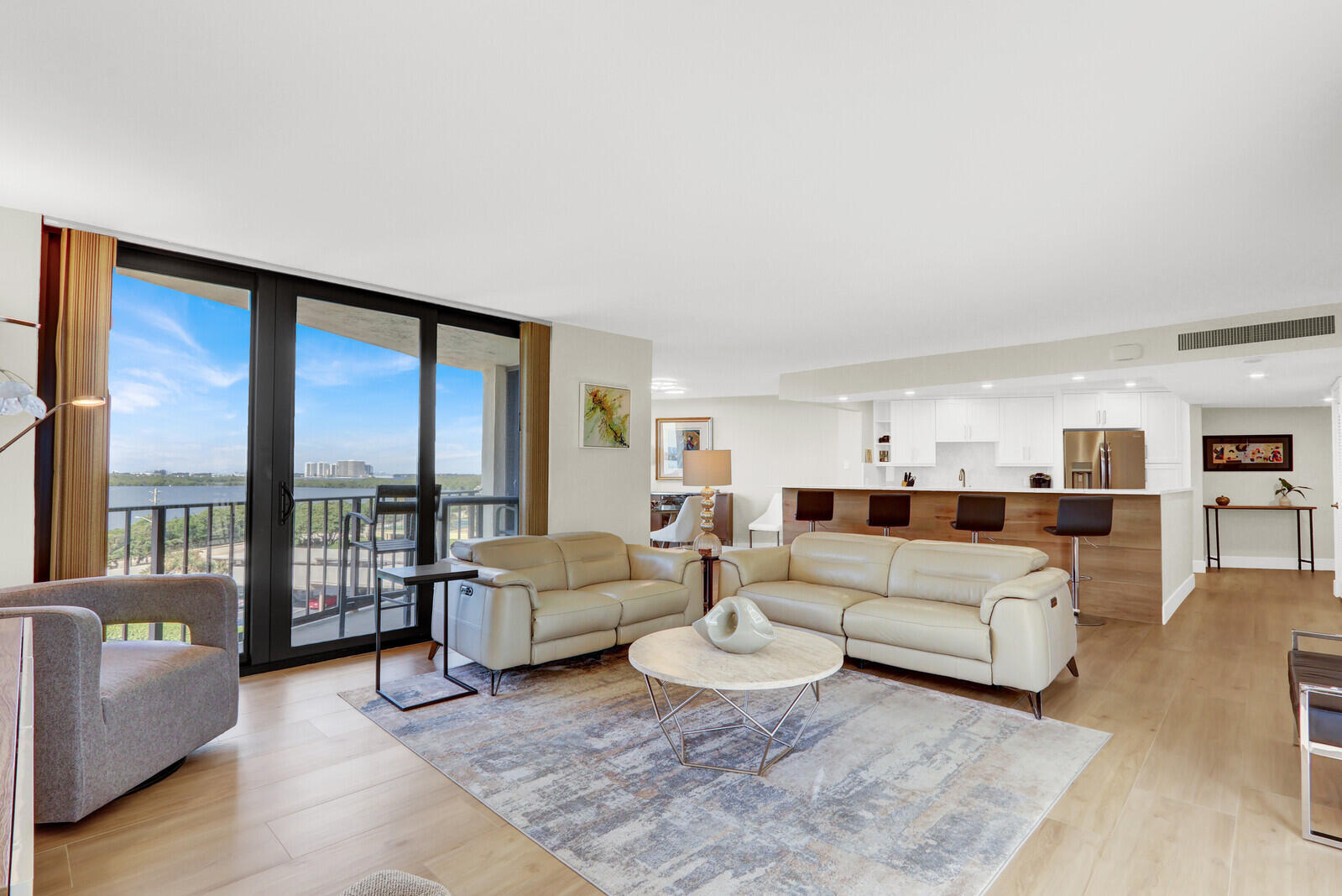 Residential Lease in Singer Island 2