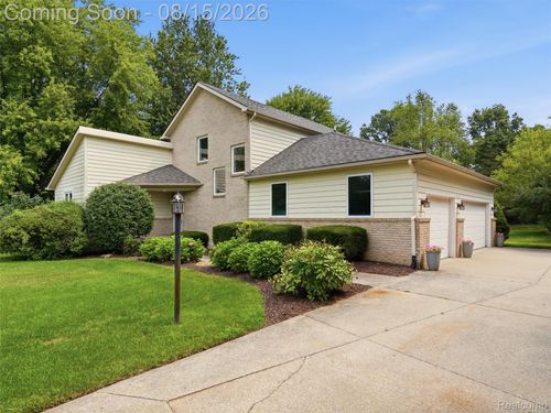 4505 Mariners Ct, White Lake, MI, 48386-1107 | Card Image