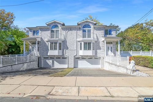 4 Maple Ave, Waldwick, NJ, 07463-1602 | Card Image