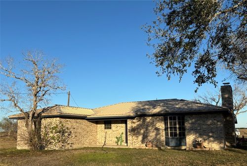 365 County Road 1341, Alice, TX, 78332-7713 | Card Image