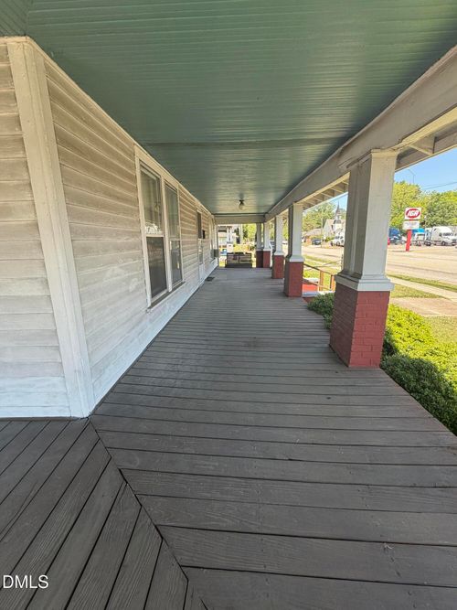 209 N Pollock St, Selma, NC, 27576-2522 | Card Image