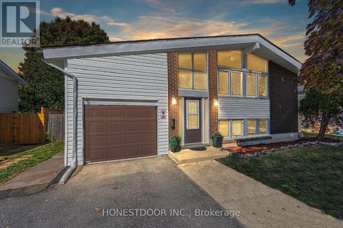 172 Casterton Ave, Kingston, ON, K7M1R5 | Card Image