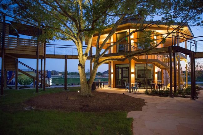 Cane Island's Coffee house and loft | Image 35