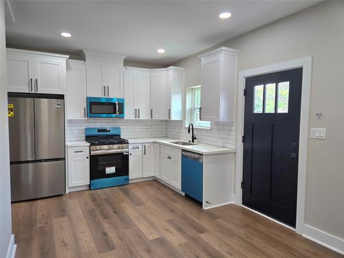 b-7830 Woodlyn Rd, Houston, TX, 77028-1827 | Card Image