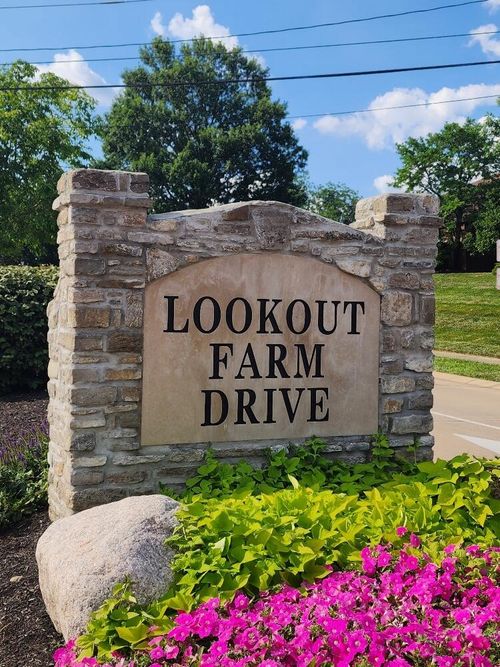 122 Whitney Ct, Crestview Hills, KY, 41017-2252 | Card Image