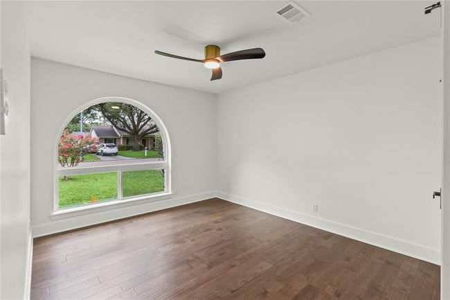 2823 Stetson Ln, House other with 3 bedrooms, 2 bathrooms and 2 parking in Houston TX | Image 16