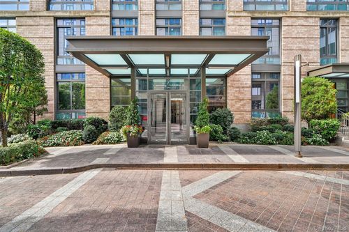 phc-25 City Pl, White Plains, NY, 10601-3355 | Card Image