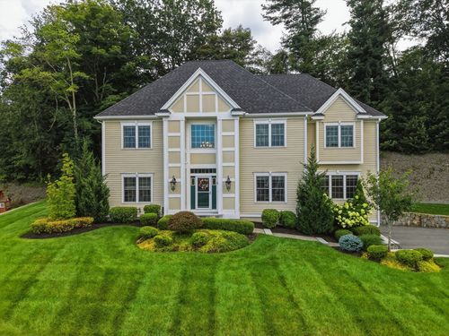 4 E Meadow Ln, Middleton, MA, 01949-3500 | Card Image