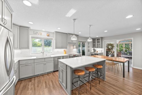 1925 Hythe St, Roseville, MN, 55113-5336 | Card Image
