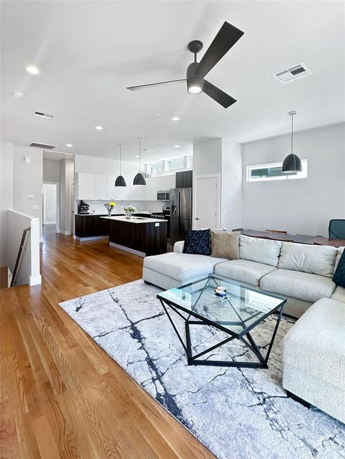 b-4702 Oats St, Houston, TX, 77020-4260 | Card Image
