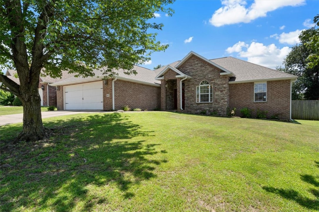 Grand Ct, Siloam Springs, AR 72761