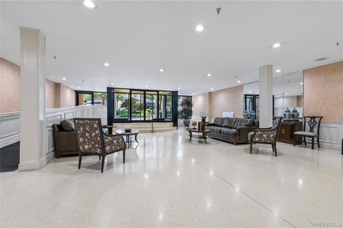 apt-2l-25 Chapel Pl, Great Neck, NY, 11021-1421 | Card Image