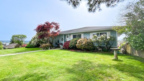 812 York St, New Westminster, BC, V3L4S4 | Card Image