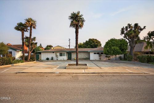 640 Fernwood Dr, Oxnard, CA, 93030-4022 | Card Image