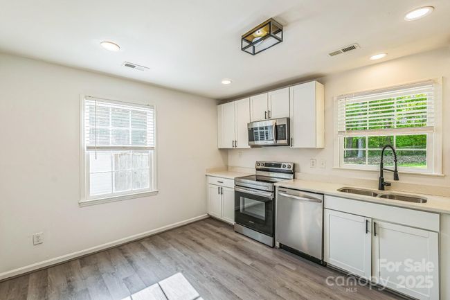Kitchen | Image 4