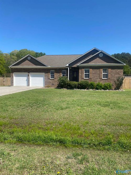 95 Lemon Tree Cir, Union Grove, AL, 35175-9601 | Card Image