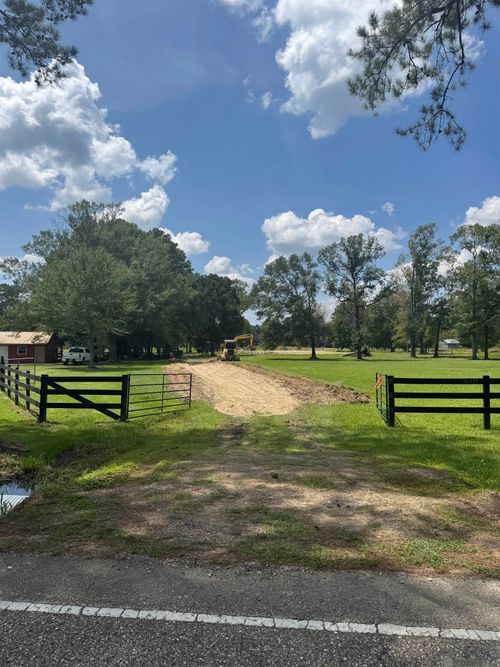 30431 Greenwell Springs Rd, Greenwell Springs, LA, 70739-6312 | Card Image