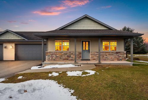 3006 S 19th Street, Manitowoc, WI, 54220 | Card Image