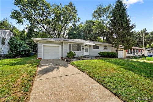 6616 Dunwold Dr, Saint Louis, MO, 63134-1570 | Card Image