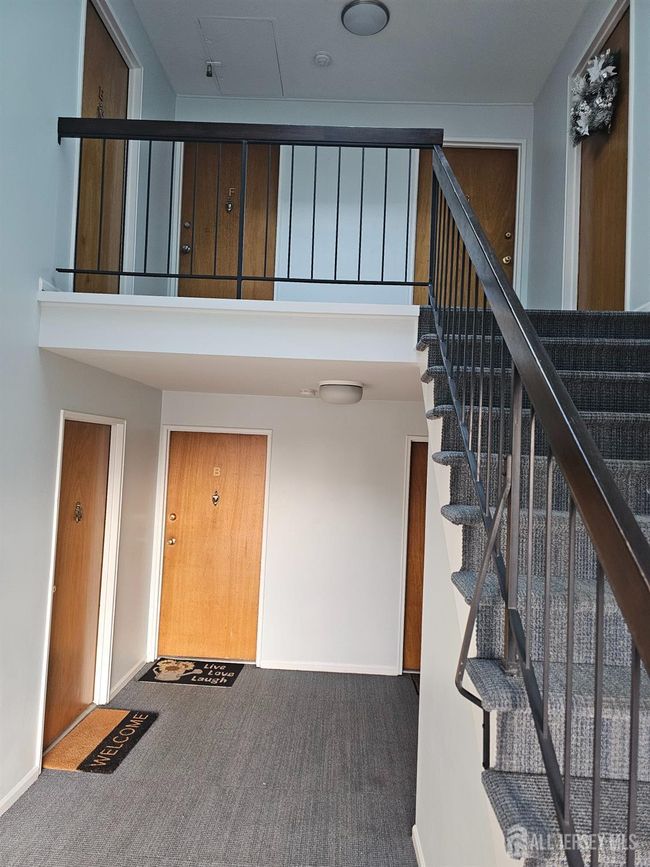 E - 144 Beverly Hill Ter, Townhouse with 1 bedrooms, 1 bathrooms and null parking in Woodbridge NJ | Image 4