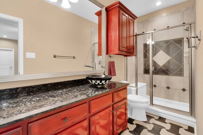 Full custom bath in upstairs bedroom | Image 32