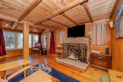 132 Chestnut Pond Rd, Epsom, NH, 03234-4906 | Card Image