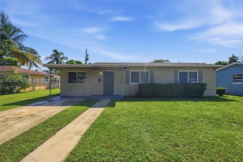 19801 Ne 1st Ave, Miami, FL, 33179-3246 | Card Image
