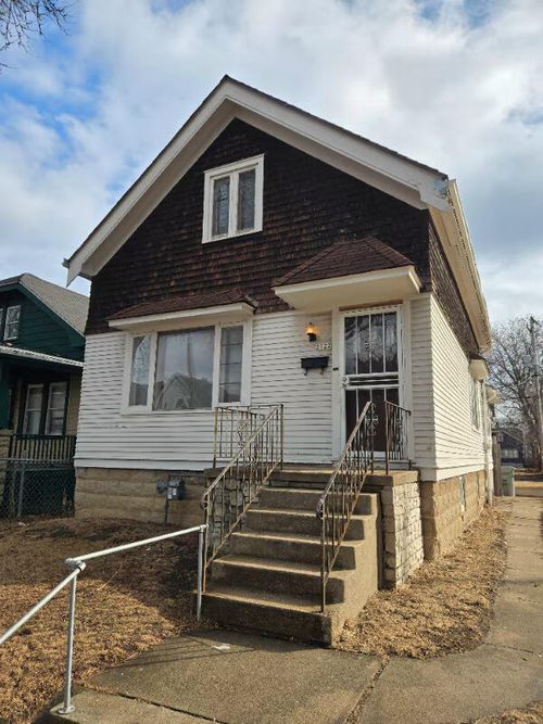 3122 N 42nd St, Milwaukee, WI, 53216-3502 | Card Image
