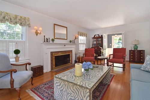 147 Midland Ave, Bronxville, NY, 10708-1808 | Card Image
