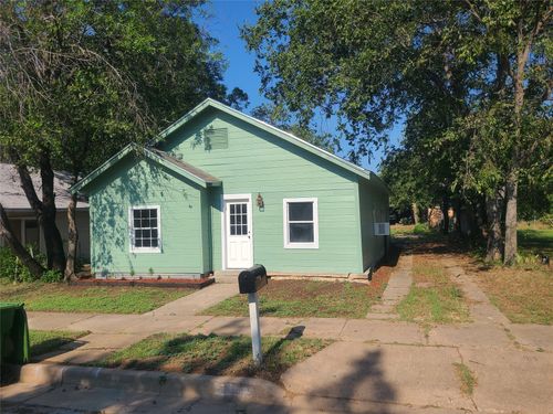 1104 Sw 7th Ave, Mineral Wells, TX, 76067-8431 | Card Image