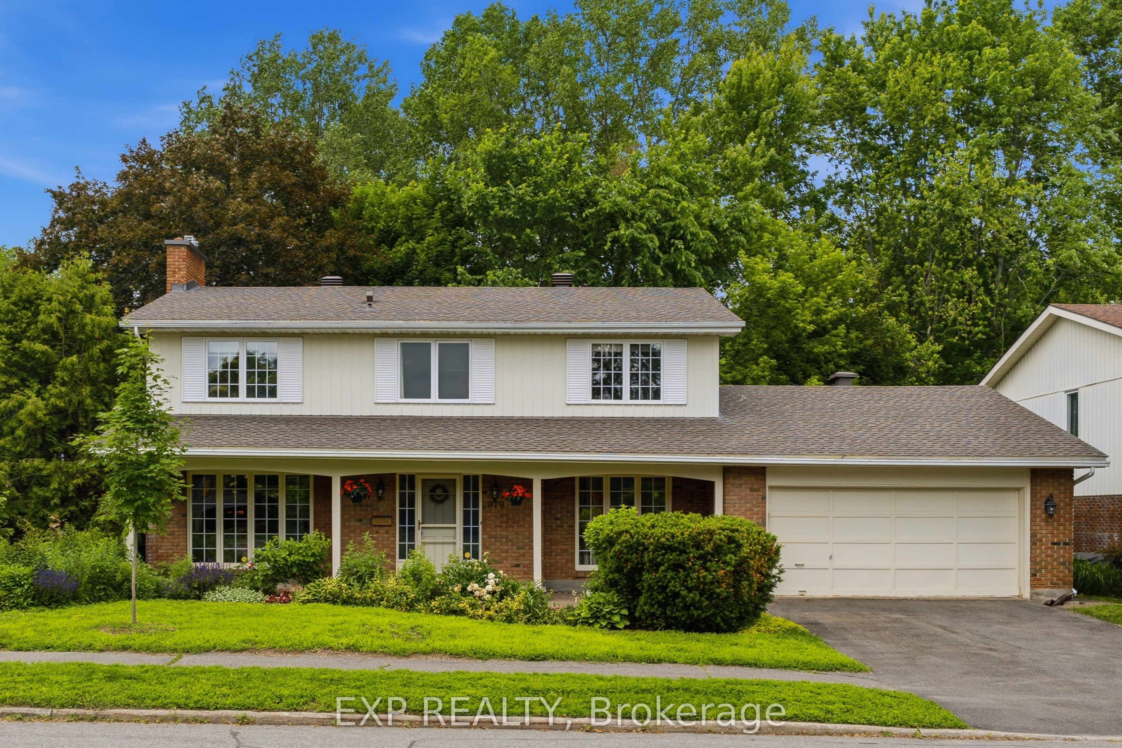 Residential in Hunt Club - Windsor Park Village and Area 2