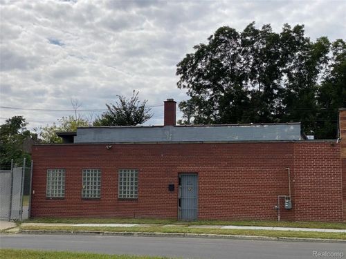 9909 Northlawn St, Detroit, MI, 48204-4121 | Card Image