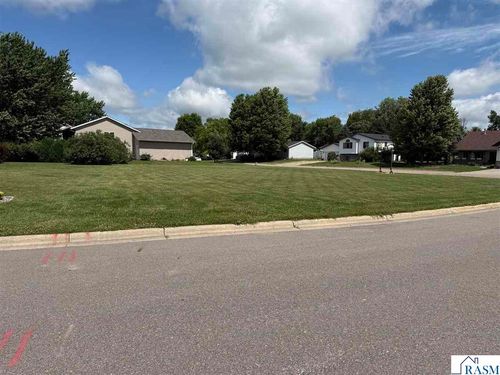 301 Hilton Dr, Saint Clair, MN, 56080-7521 | Card Image
