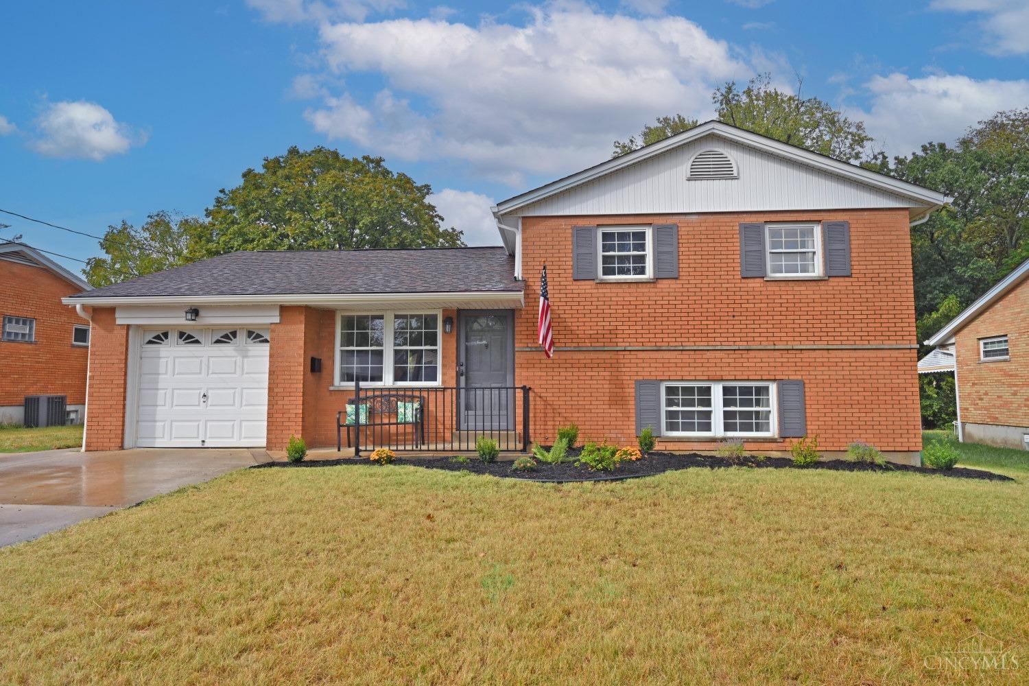 Mefford Ln, Cincinnati, OH 45241