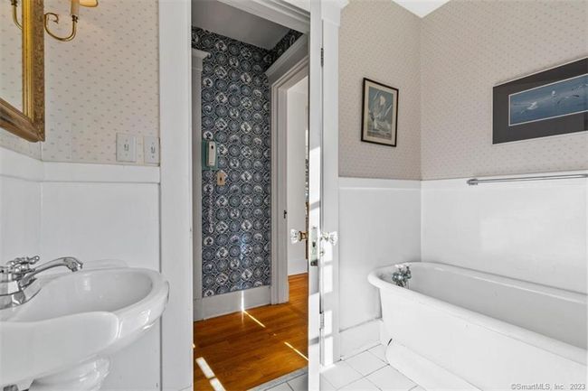 27 Spring Glen Ter, House other with 5 bedrooms, 4 bathrooms and null parking in Hamden CT | Image 19
