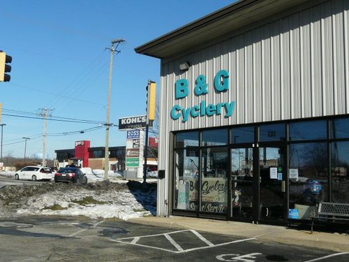 131 E Rollins Rd, Round Lake Beach, IL, 60073-1345 | Card Image