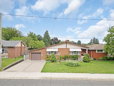 420 W 5 Th St, House other with 4 bedrooms, 3 bathrooms and 5 parking in Hamilton ON | Image 1