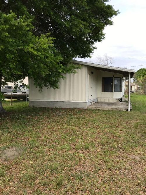 1095 Casey Ln, OKEECHOBEE, FL, 34974-0225 | Card Image