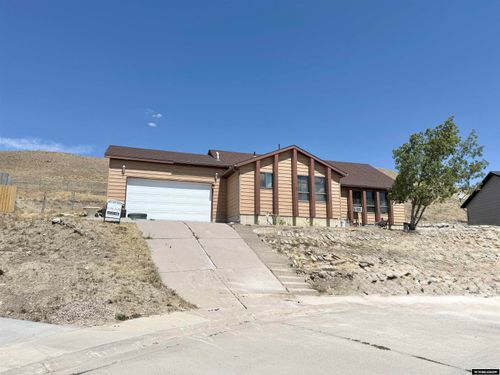 1921 Berry Berry Dr, Kemmerer, WY, 83101-4213 | Card Image