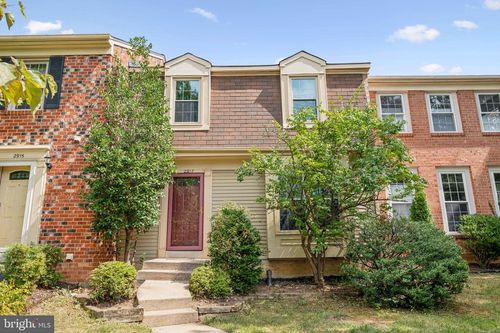 2917 Village Spring Ln, VIENNA, VA, 22181-6125 | Card Image