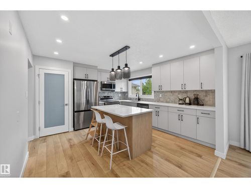 9915 154 St Nw, Edmonton, AB, T5P2G8 | Card Image