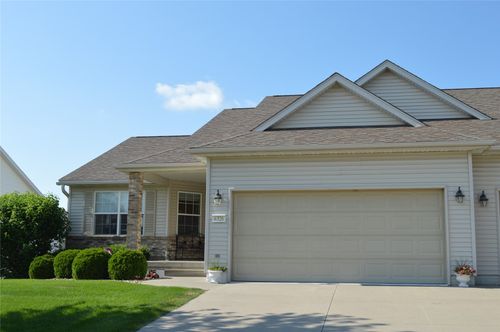 6326 Quail Ridge Dr Sw, Cedar Rapids, IA, 52404-8049 | Card Image