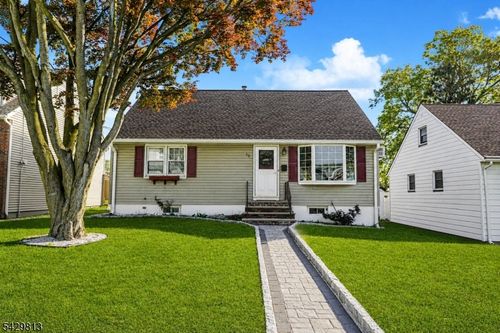 65 Hilltop Ct, Clifton, NJ, 07012-1029 | Card Image