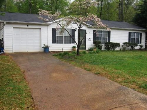218 Whispering Pine Cir Ne, White, GA, 30184-2750 | Card Image