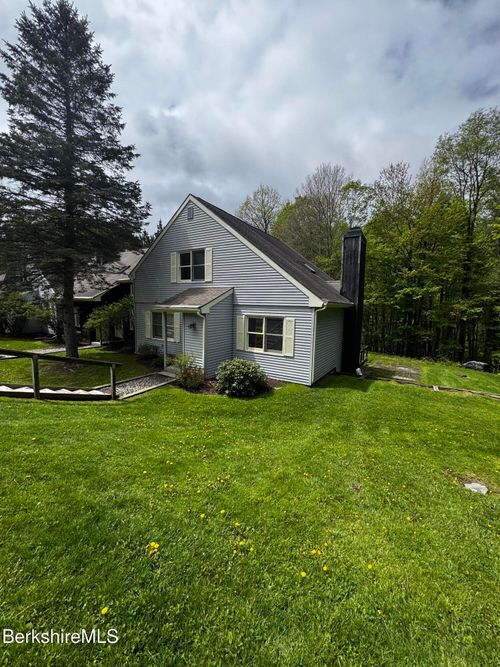 1055 Beaver Pond Mdws, Hancock, MA, 01237-6913 | Card Image