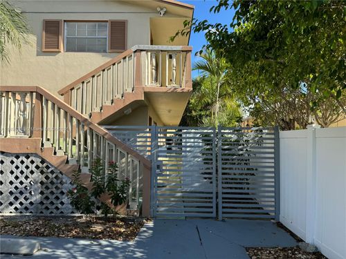 apt-3-2008 Pierce St, Hollywood, FL, 33020-4058 | Card Image