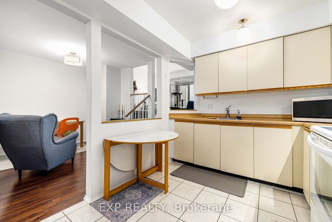 B - 207 Woodfield Dr, Condo with 2 bedrooms, 2 bathrooms and null parking in Nepean ON | Image 16